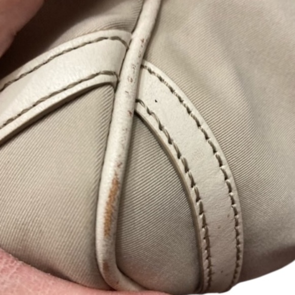 Burberry Canterbury tote bag in khaki and white leather - Picture 9 of 13